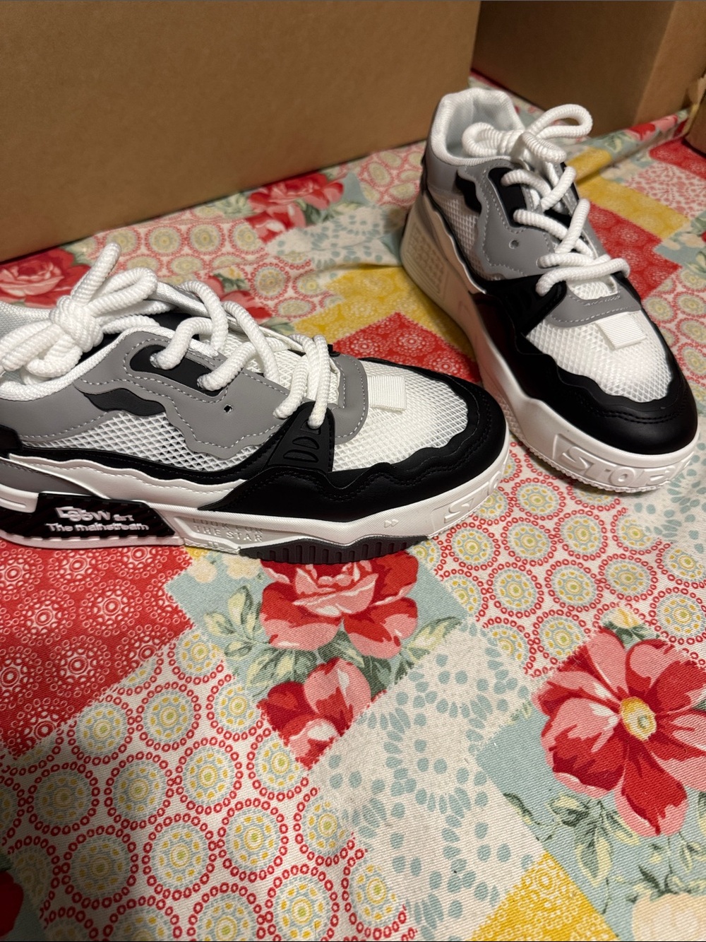 Mens Black & Gray Athletic Sneakers - Lightweight Casual Shoes